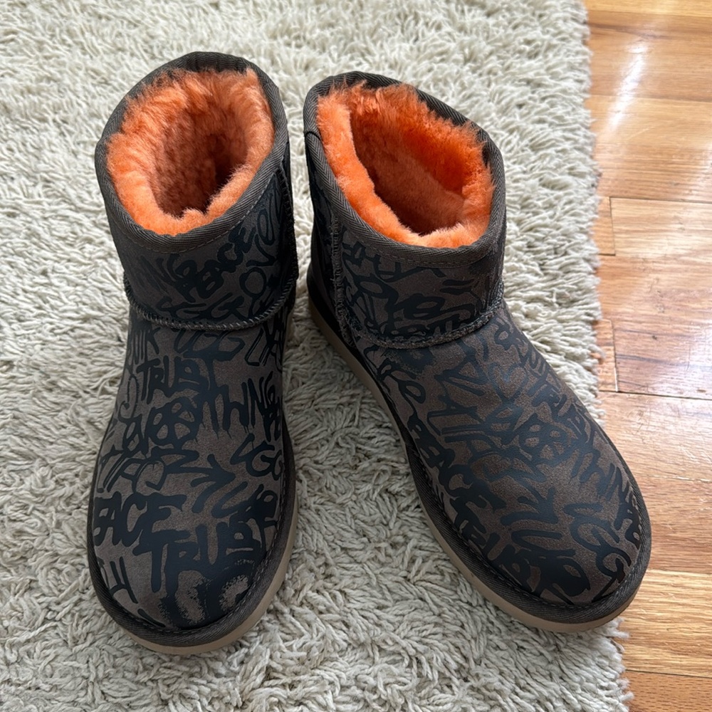 Graffiti Ugg size 8